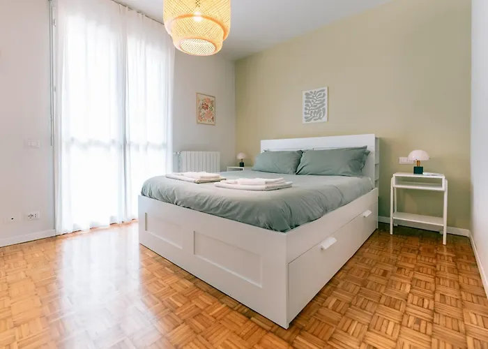 - Modern Apartment Lecco