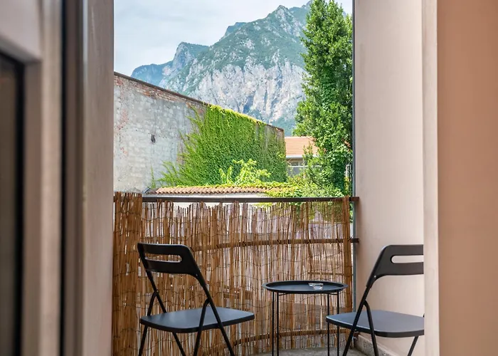 - Modern Lecco